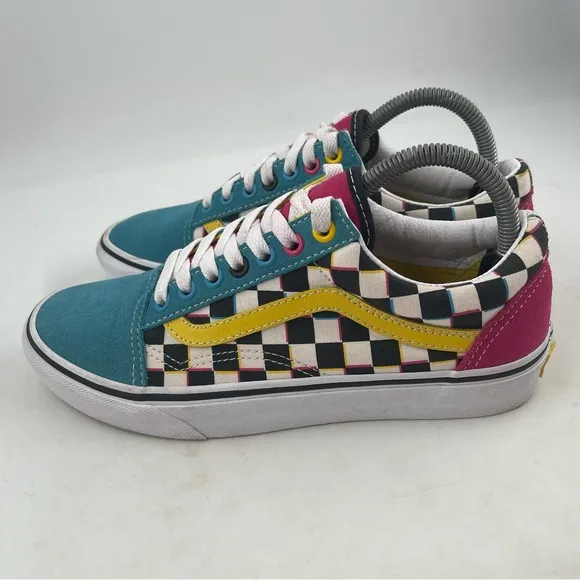 👞 Vans Unisex Old School Look Saved by the Bell Checker Suede Blue Pink Sneaker