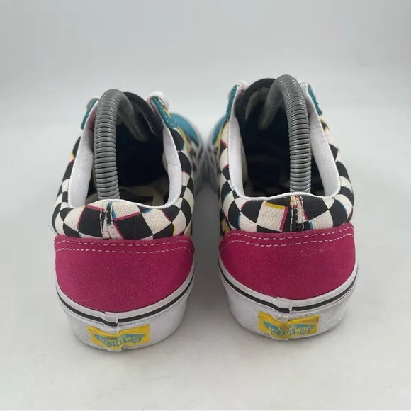 👞 Vans Unisex Old School Look Saved by the Bell Checker Suede Blue Pink Sneaker