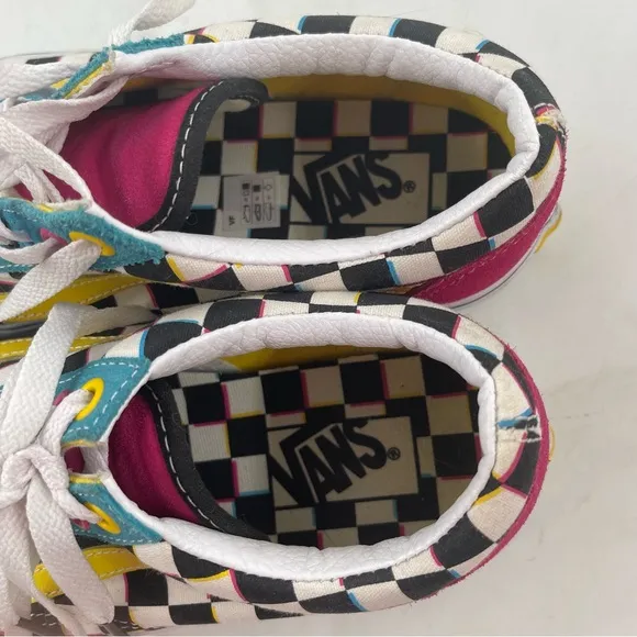 👞 Vans Unisex Old School Look Saved by the Bell Checker Suede Blue Pink Sneaker