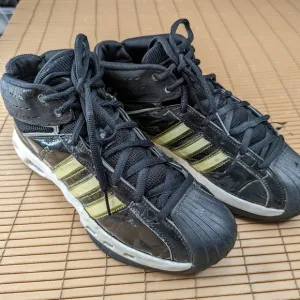 Adidas Pro Model - Men’s Size 11.5. black. Athletic shoes. Basketball shoes. 402