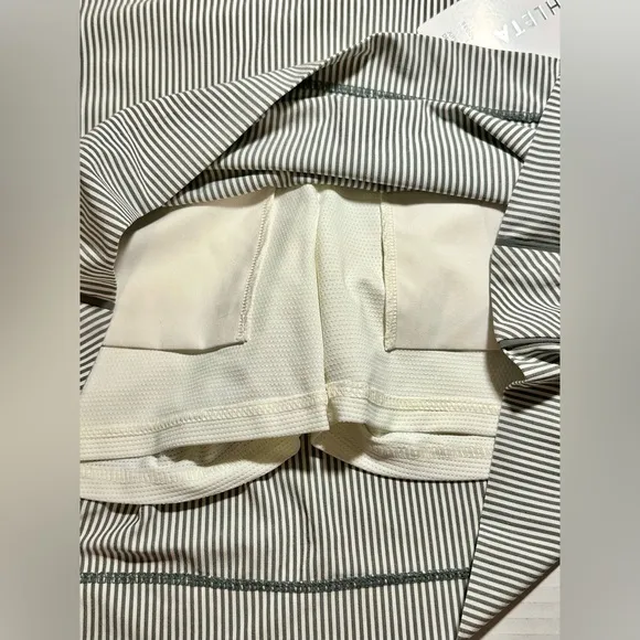 Athleta Skirt Skort Gray White Stripe Quick Dry Active Wear Tennis Walk Size 8