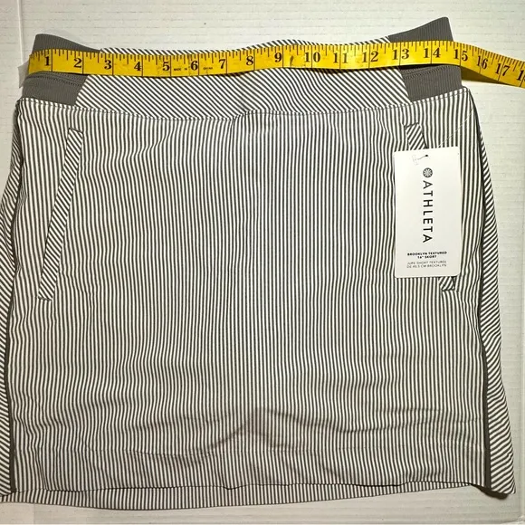 Athleta Skirt Skort Gray White Stripe Quick Dry Active Wear Tennis Walk Size 8