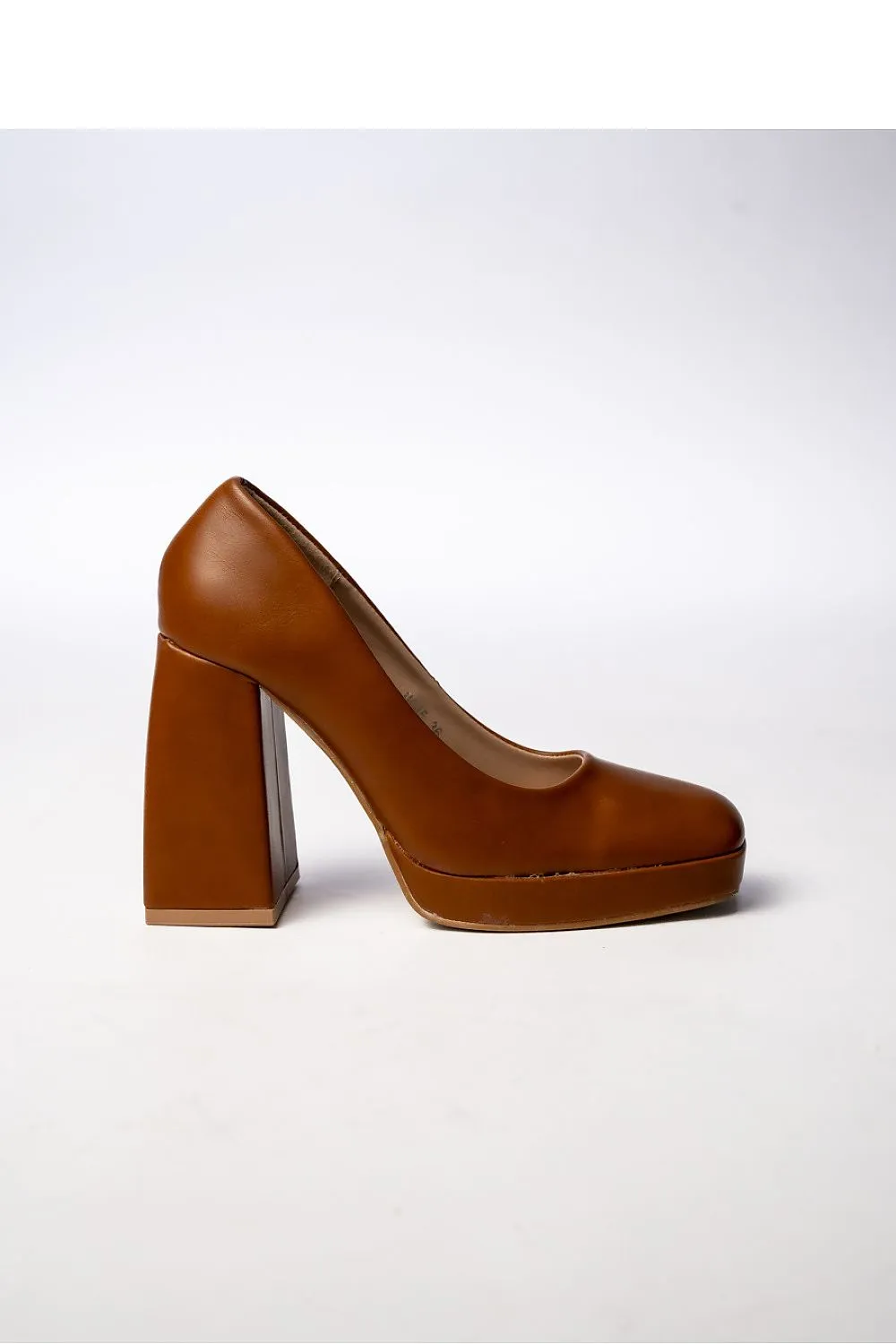 Block heel pumps