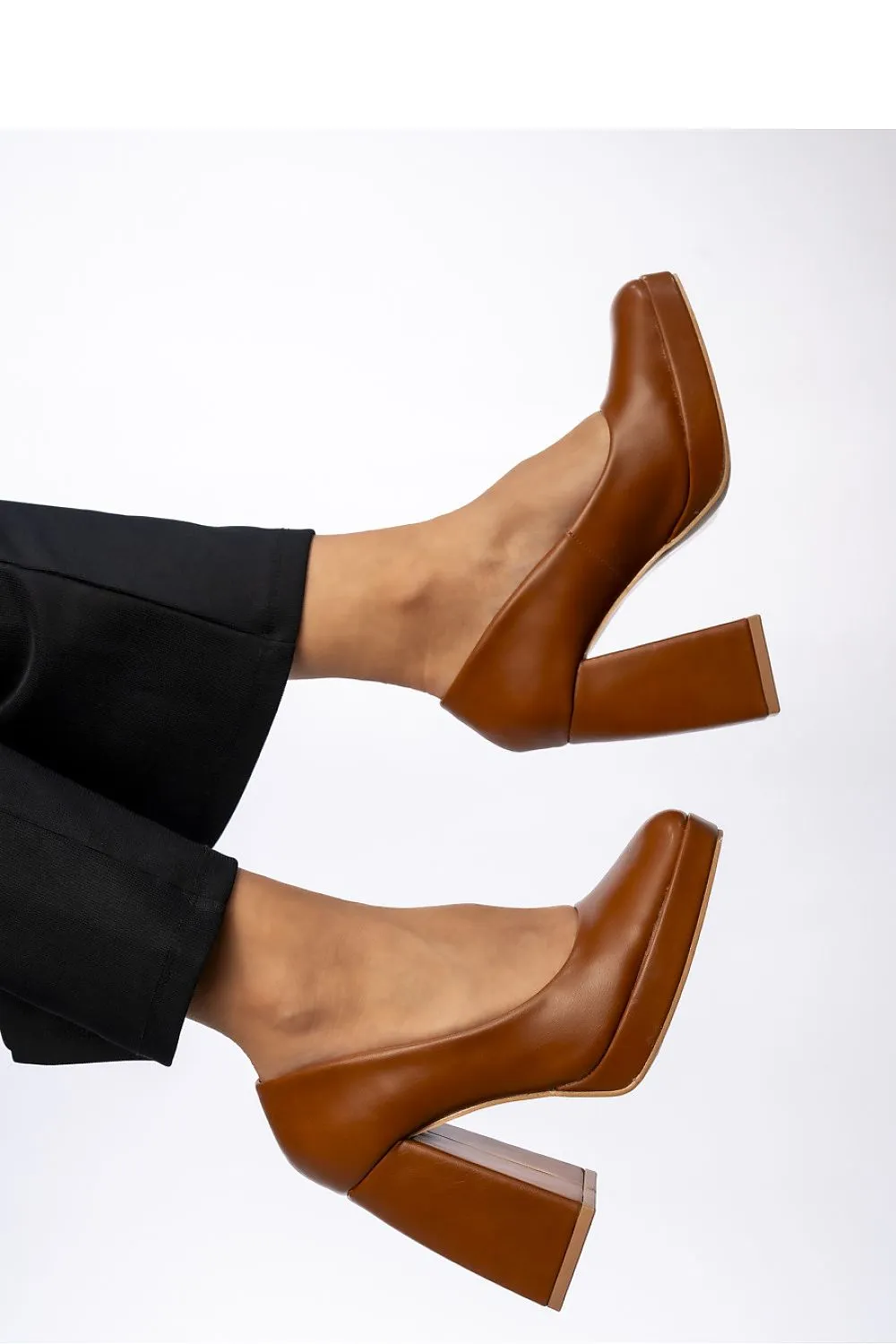 Block heel pumps