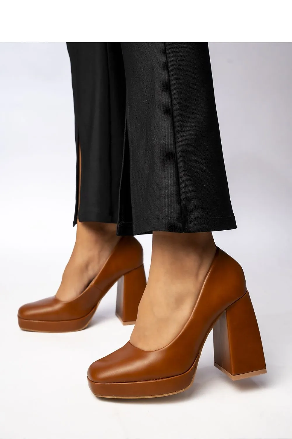 Block heel pumps