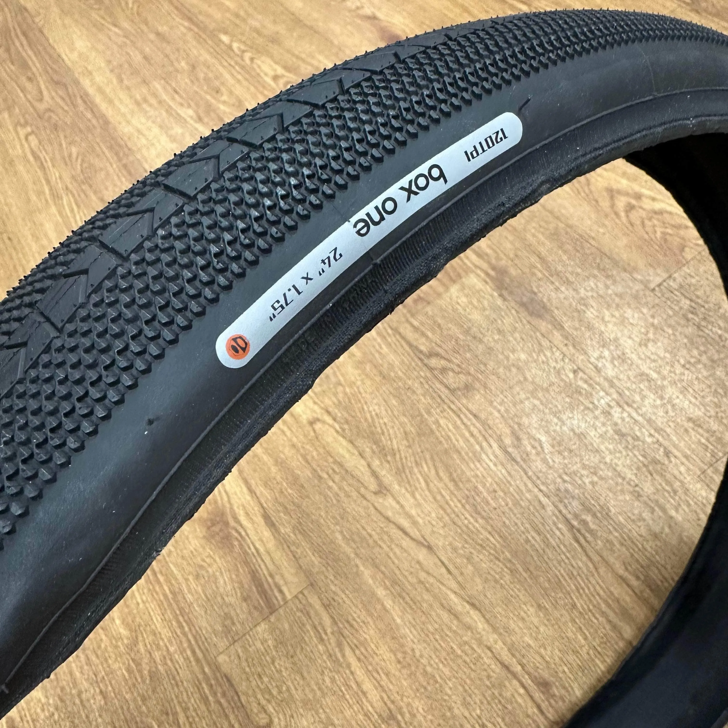 Box One Folding Race Tyre