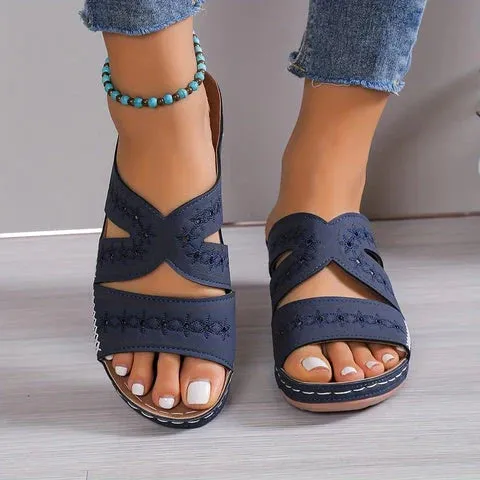 Breathable shoes with leather straps