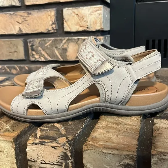 Cobb Hill Rubey Strap Women's Comfort Sandal in Dove Nubuck Size 7 NWOT