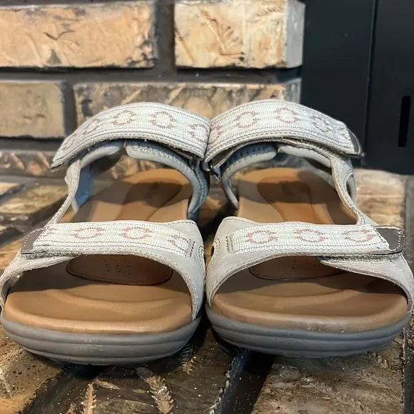 Cobb Hill Rubey Strap Women's Comfort Sandal in Dove Nubuck Size 7 NWOT