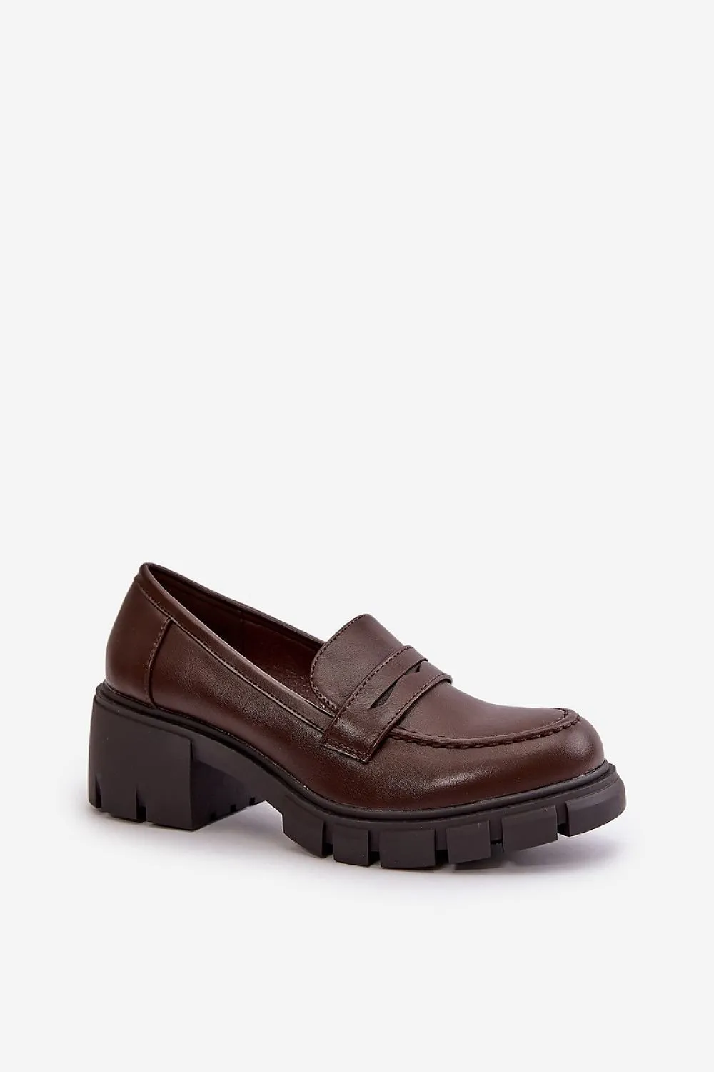 Heeled low shoes