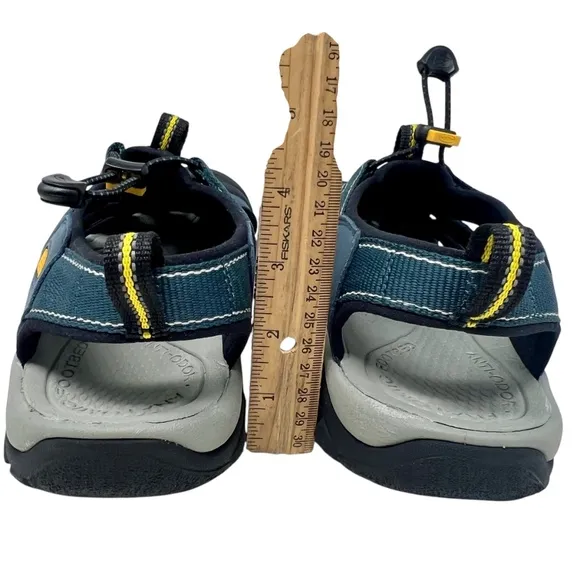 Keen Men's Newport H2 Closed Toe Water Sandals Navy/Gray size 9