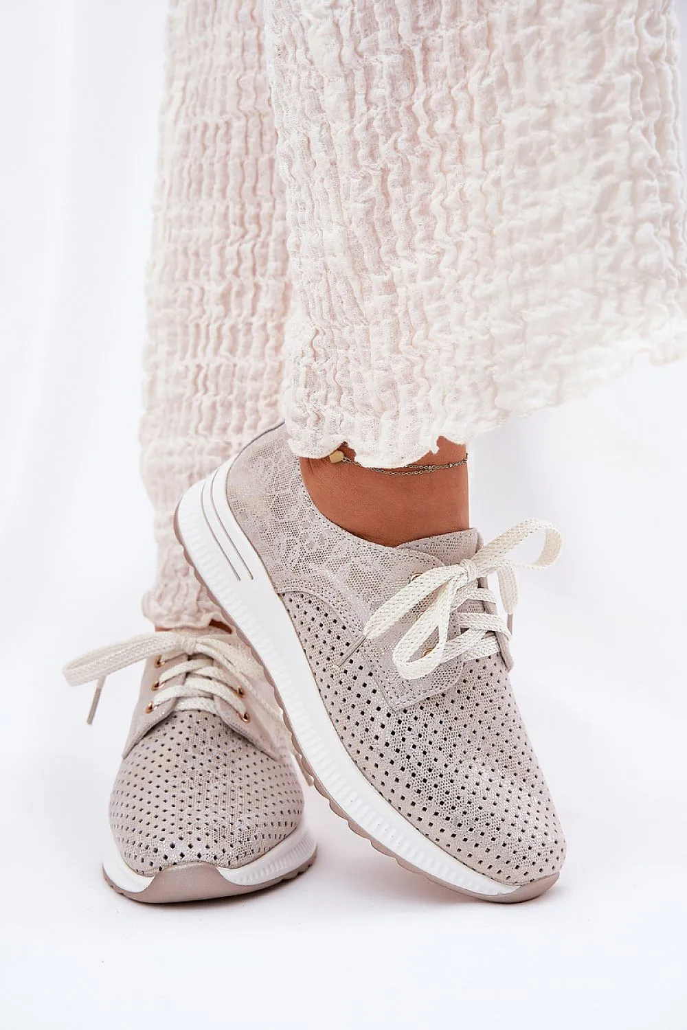 Low Shoes Step in style