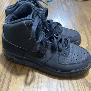 NIKE Air Force 1 One Triple Black Blackout 653998-001 Youth size 4.5