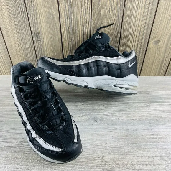 Nike Air Max 95 Shoes Black Silver Sneakers Running Shoes Boys Youth Size: 7Y