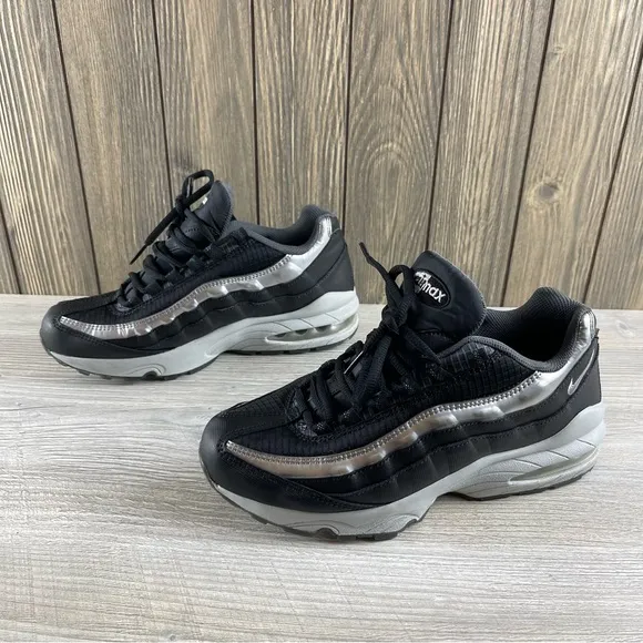Nike Air Max 95 Shoes Black Silver Sneakers Running Shoes Boys Youth Size: 7Y
