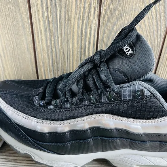 Nike Air Max 95 Shoes Black Silver Sneakers Running Shoes Boys Youth Size: 7Y