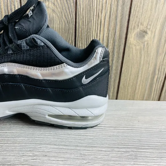Nike Air Max 95 Shoes Black Silver Sneakers Running Shoes Boys Youth Size: 7Y