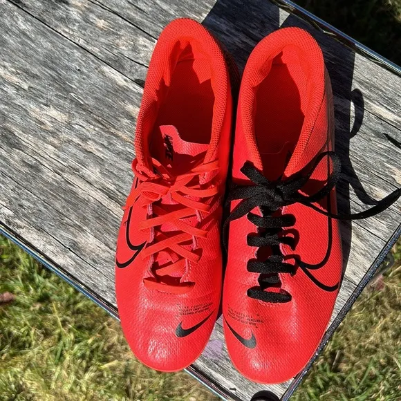 Nike Mercurial Vapor 13 Club MG,men size 9,Laser Crimson,black,AT7968-606