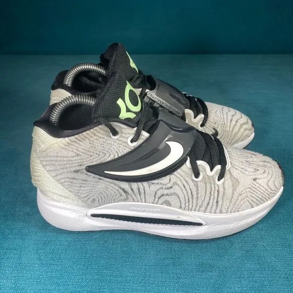 Size 6M/7.5Women - Nike KD14 Oreo shoes