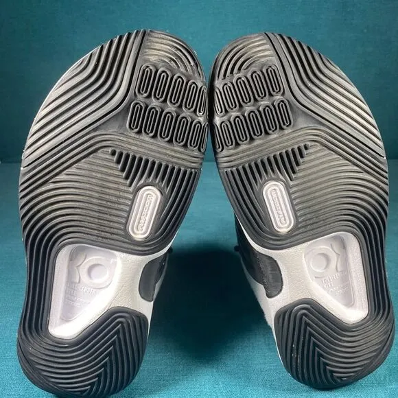 Size 6M/7.5Women - Nike KD14 Oreo shoes