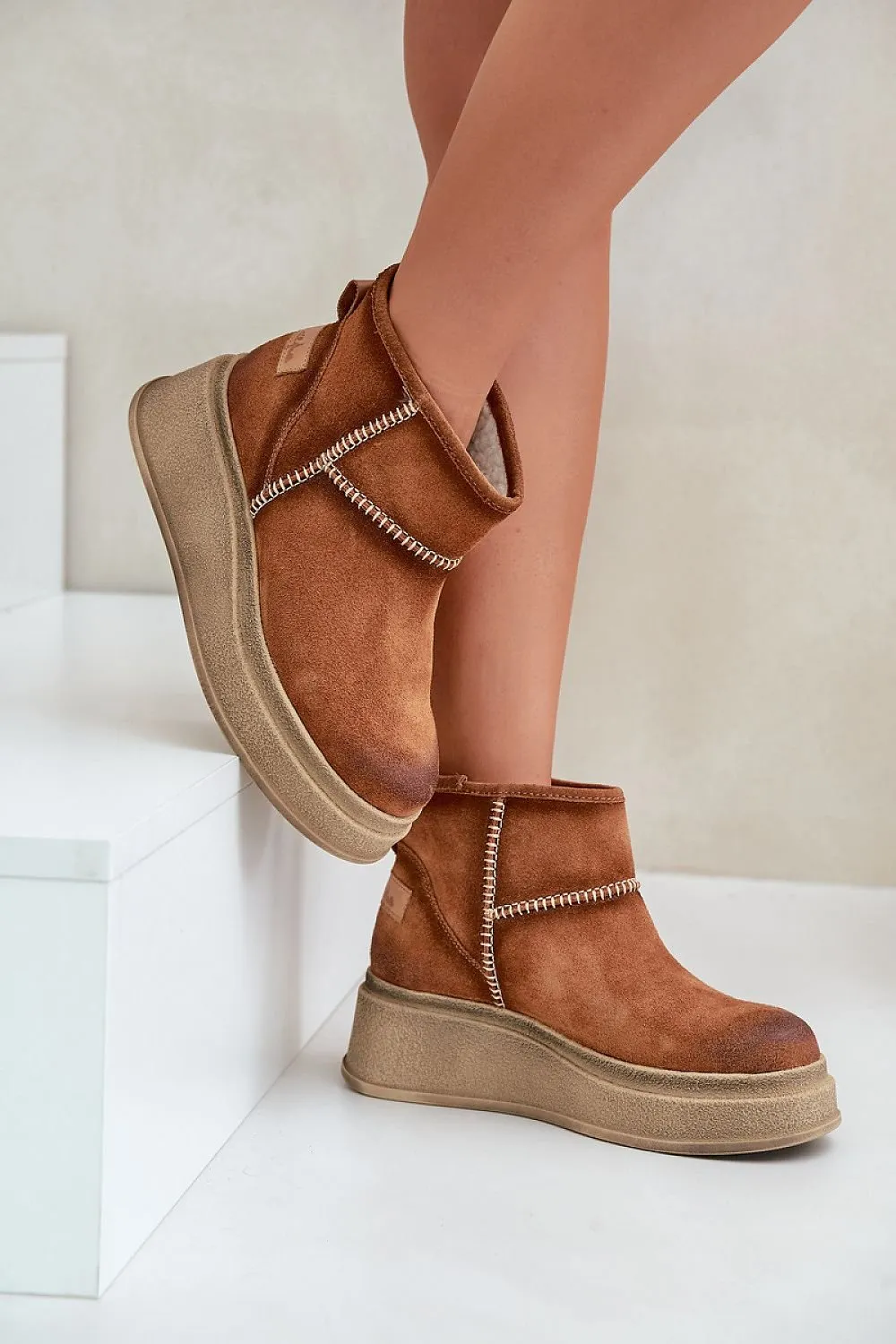 Snow boots
