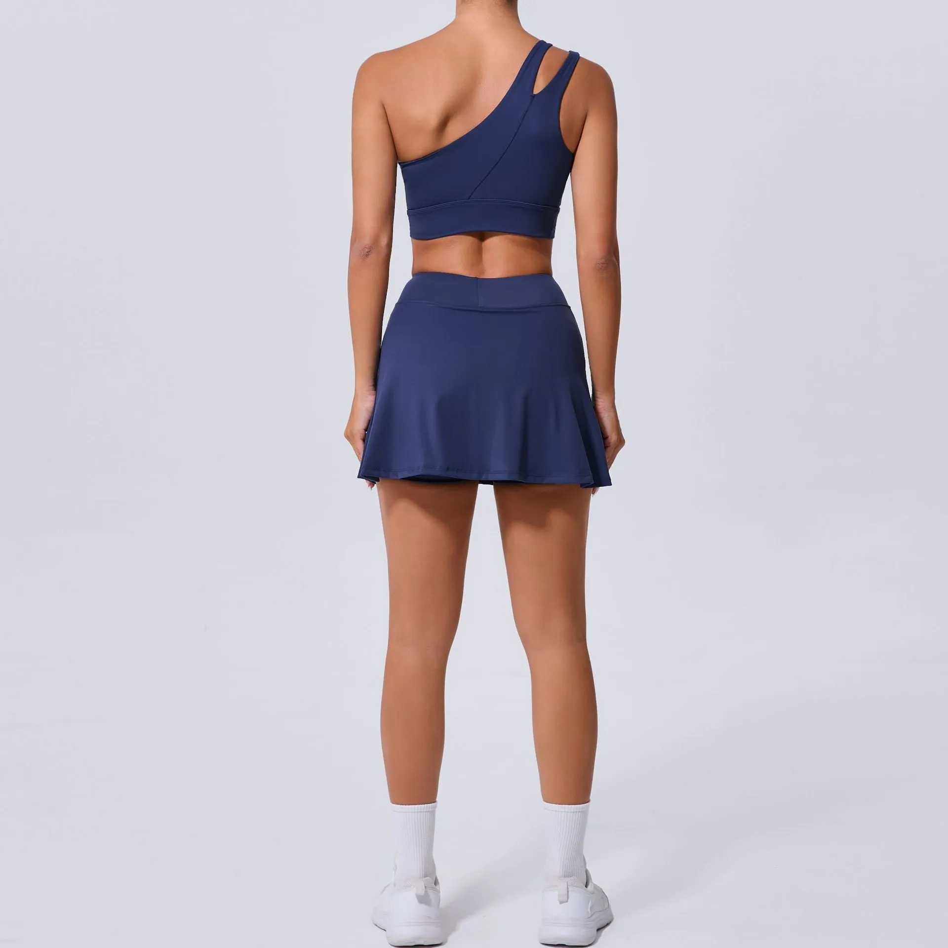 Stylish Slash Shoulder Bra and Pocket Skirt Yoga Set for Active Women