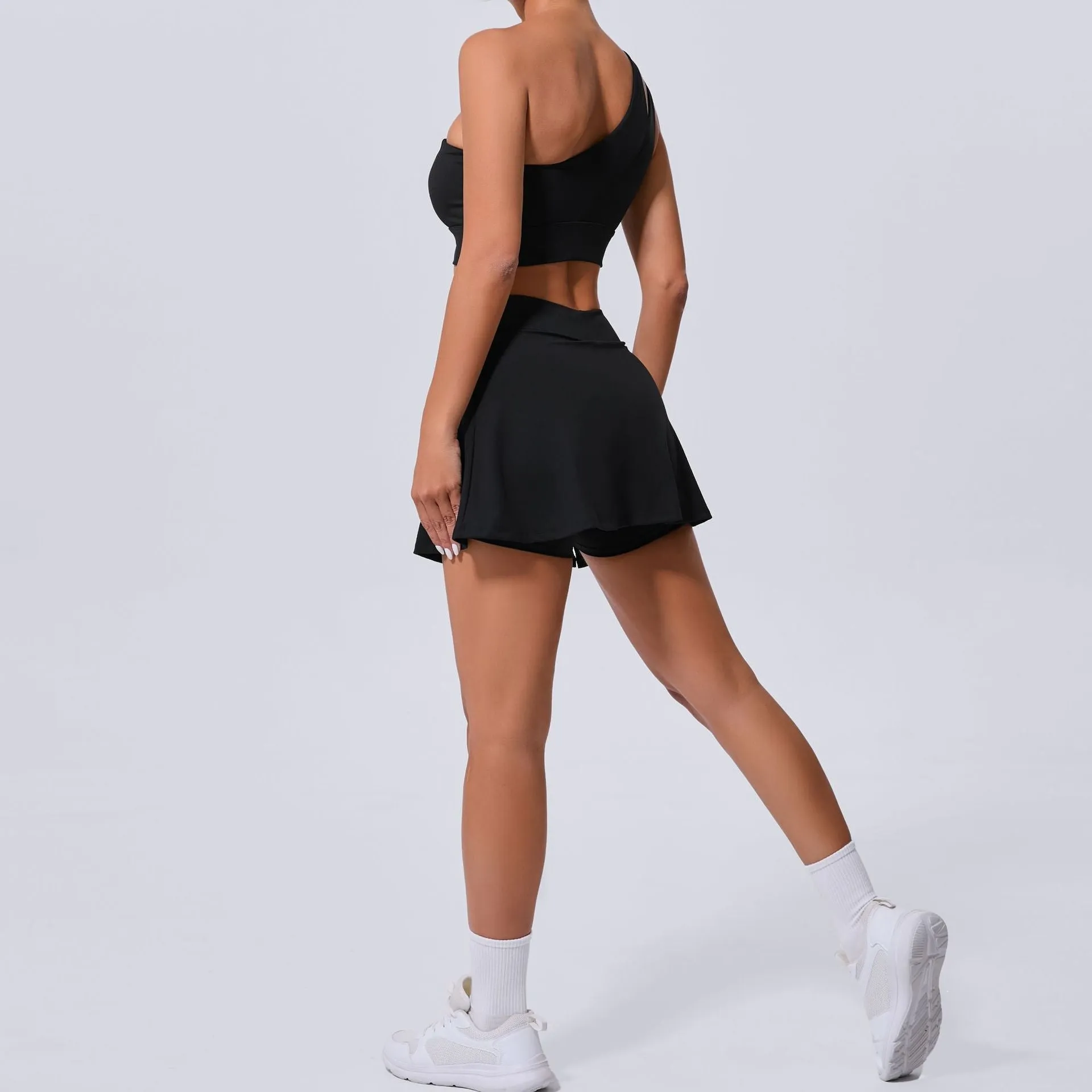 Stylish Slash Shoulder Bra and Pocket Skirt Yoga Set for Active Women