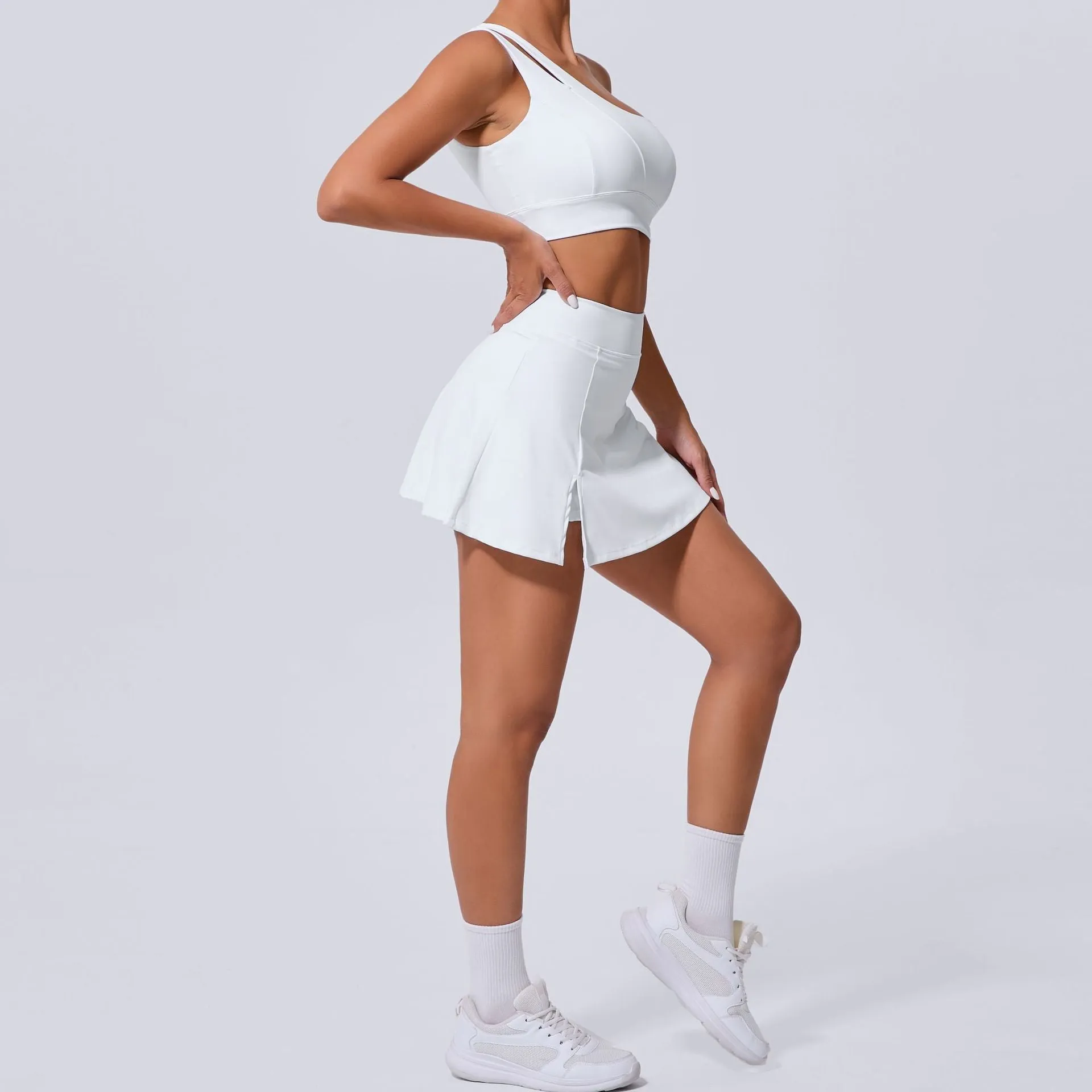 Stylish Slash Shoulder Bra and Pocket Skirt Yoga Set for Active Women
