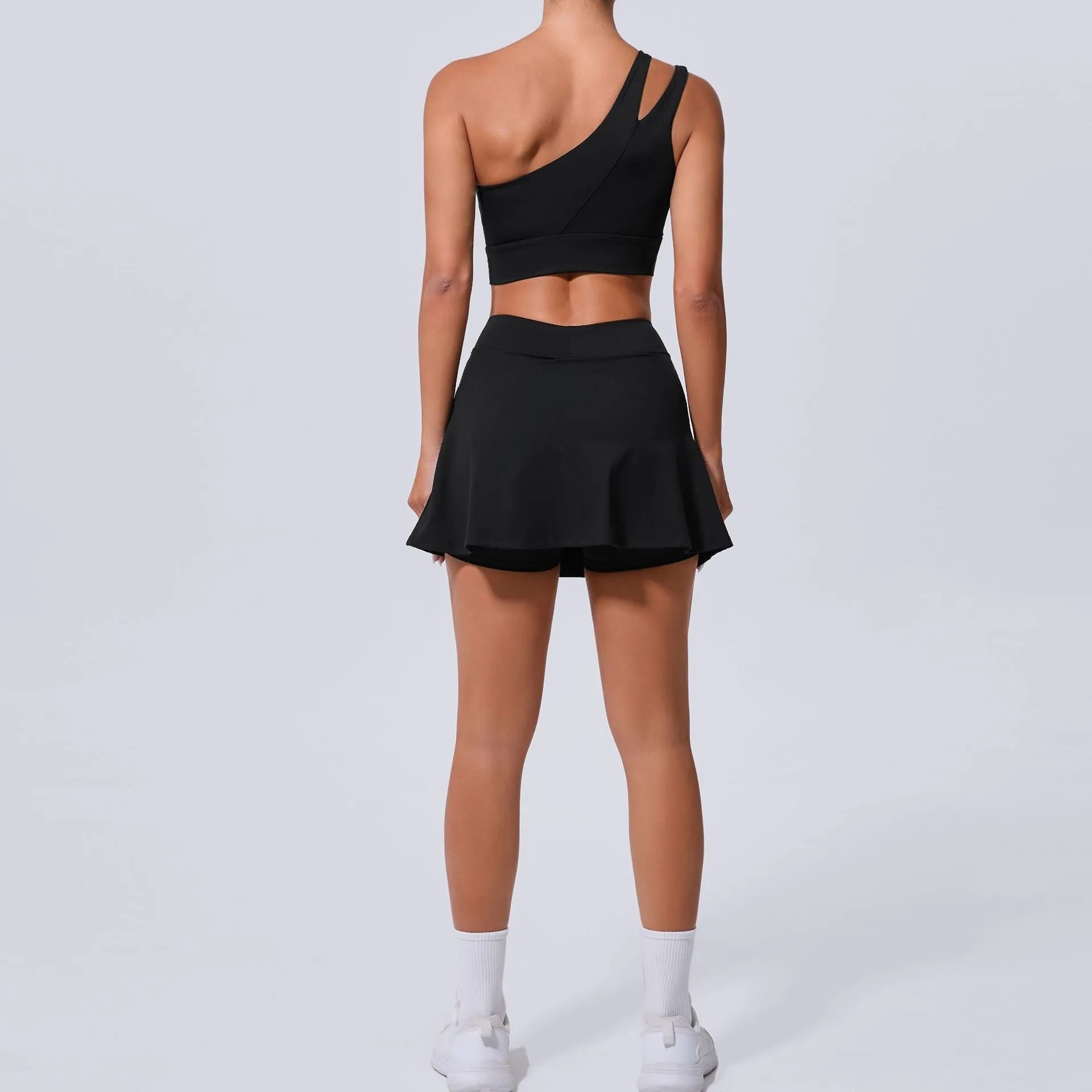 Stylish Slash Shoulder Bra and Pocket Skirt Yoga Set for Active Women