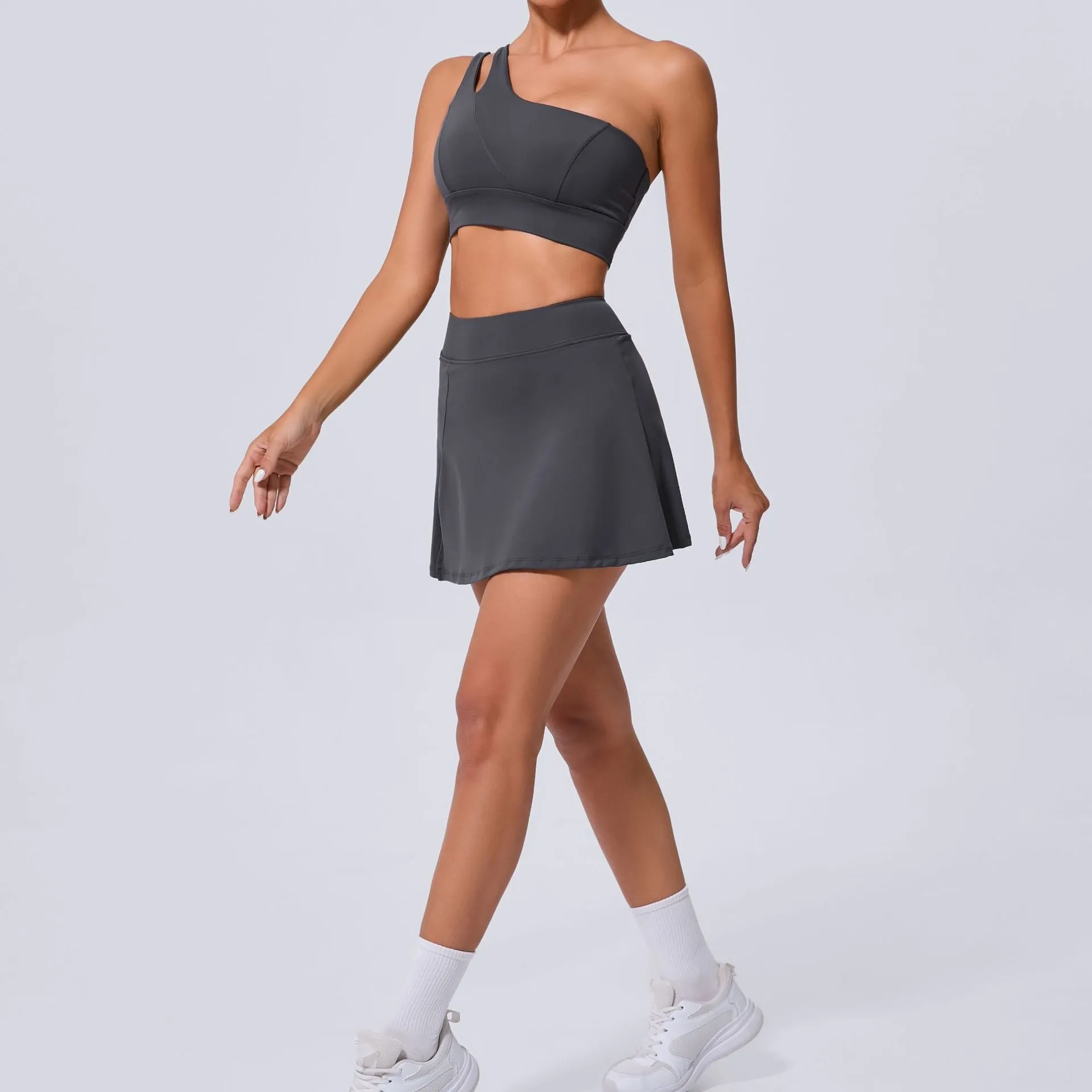 Stylish Slash Shoulder Bra and Pocket Skirt Yoga Set for Active Women
