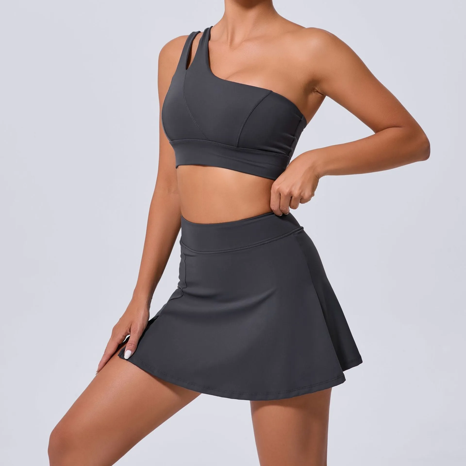 Stylish Slash Shoulder Bra and Pocket Skirt Yoga Set for Active Women