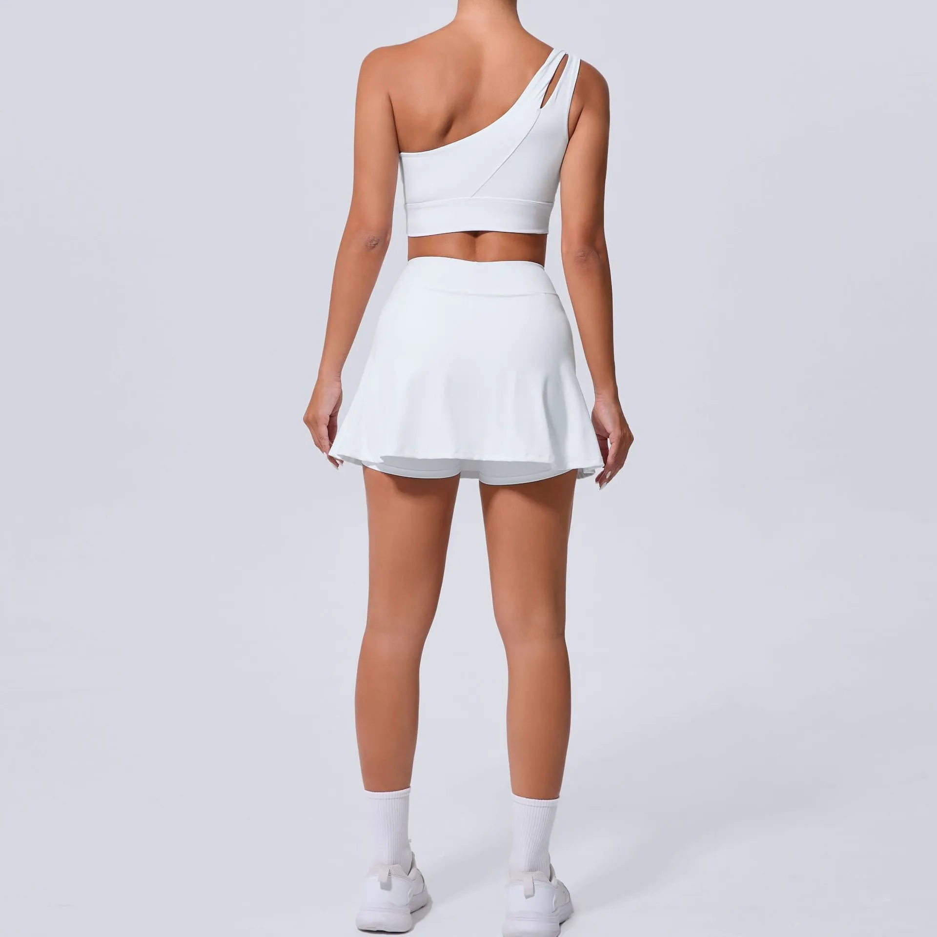 Stylish Slash Shoulder Bra and Pocket Skirt Yoga Set for Active Women