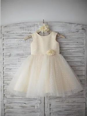 Tulle Princess Scoop Sleeveless Flower Girl Dresses Floor Length With Hand-made Flower